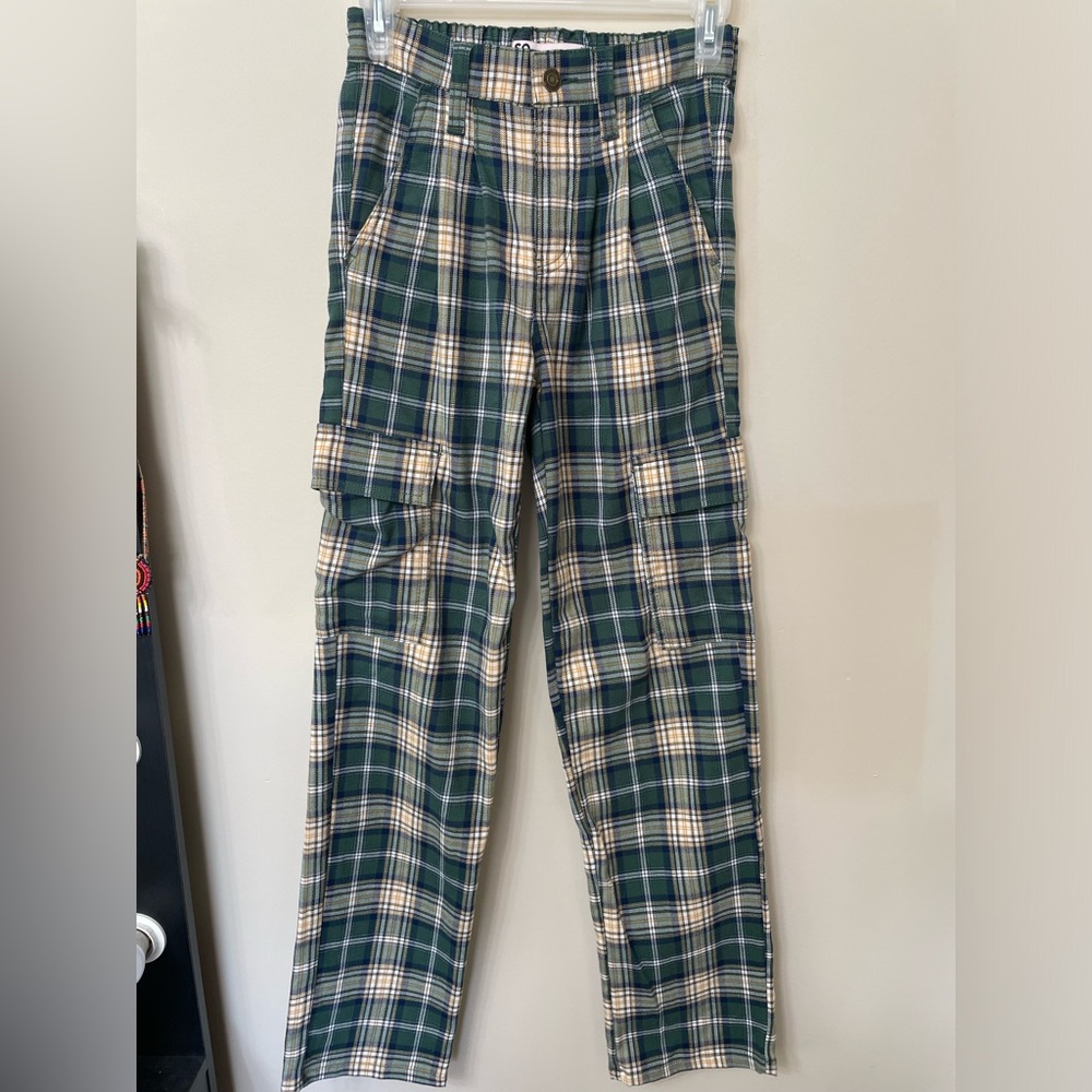 SO Clothing Juniors' Green and Cream Plaid Straight Leg Cargo Pants, Size 0